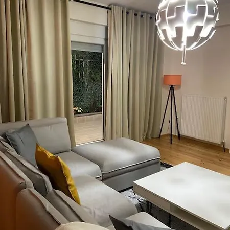 Elaiorama شقة