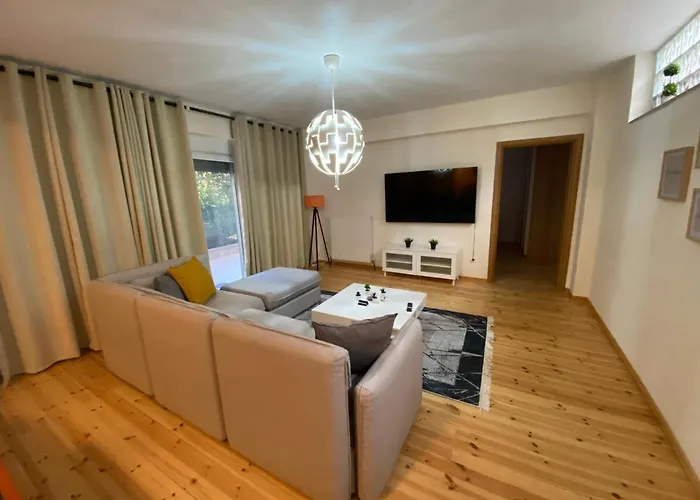 Apartament Elaiorama *